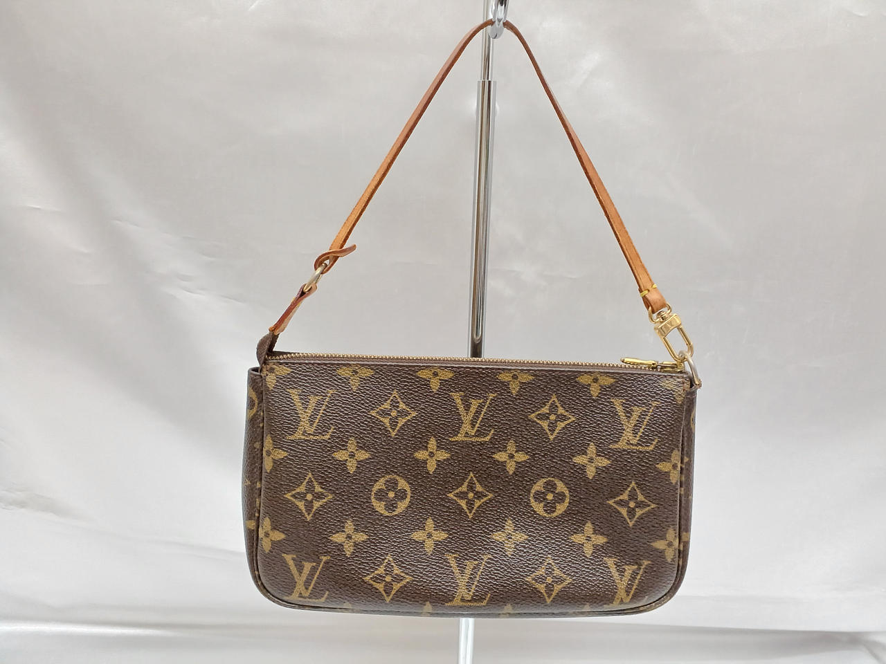 ルイヴィトン ポシェット・アクセソワールのストラップのみ7本 ジャンク品扱い ルイ・ヴィトン(LOUIS VUITTON)ルイ・ヴィトン ポシェット