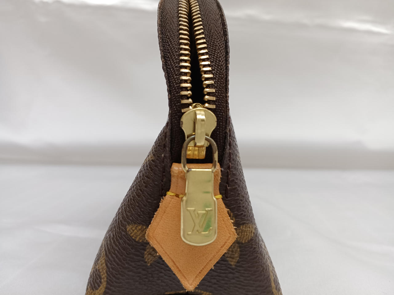 金具部分に変色