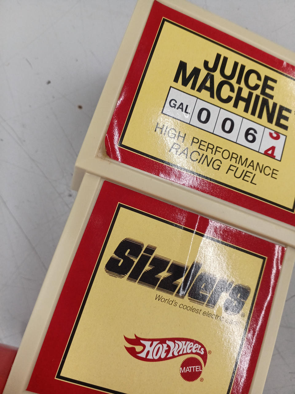 デカールシールに剥がれ·浮きあり