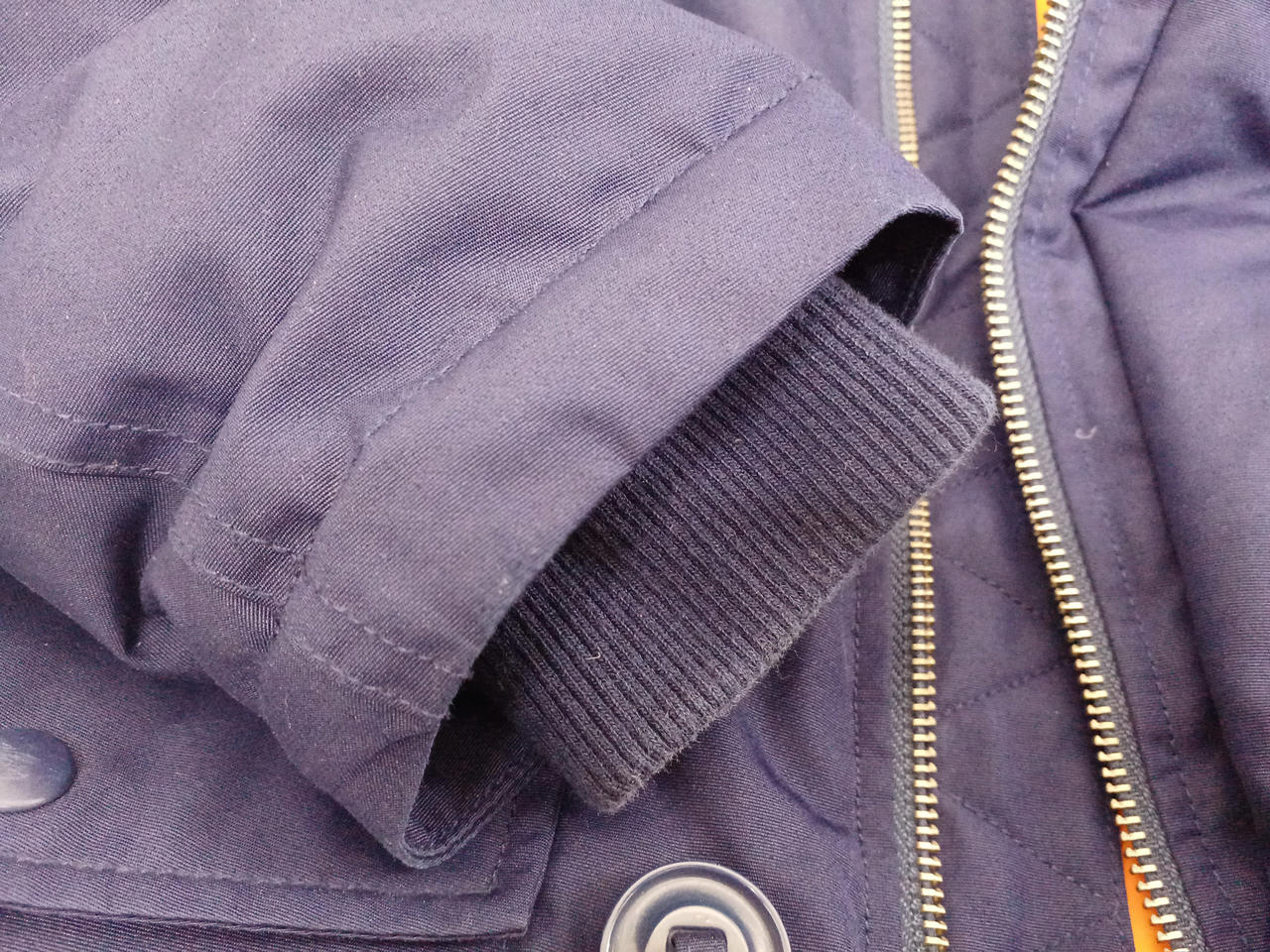 実際の色味と異なります