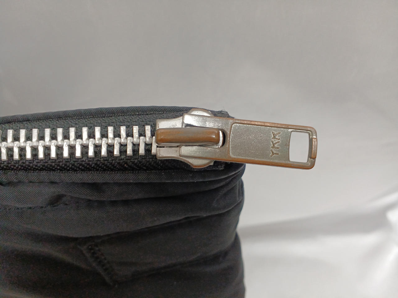 金具部分変色あり