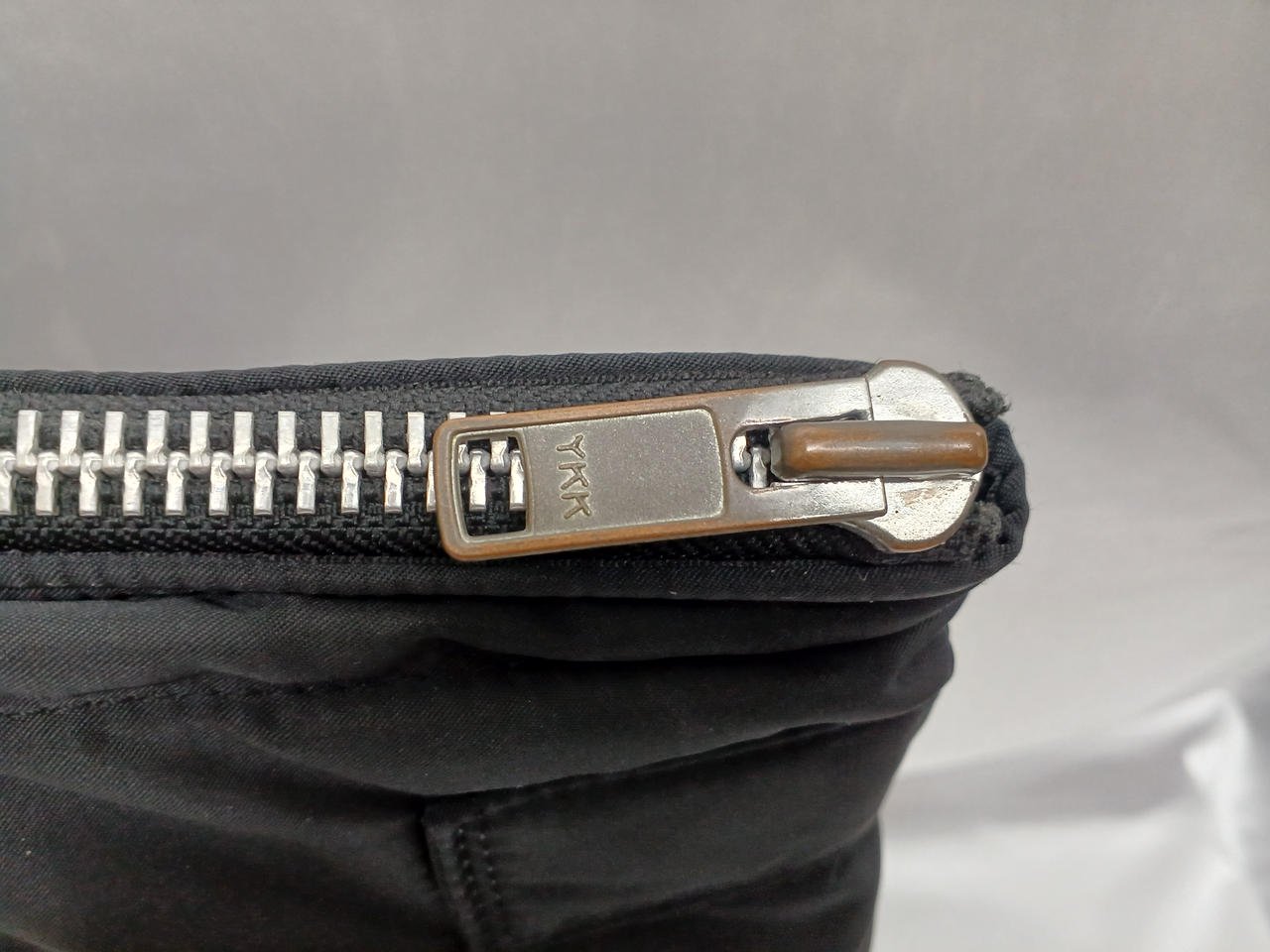 金具部分変色あり