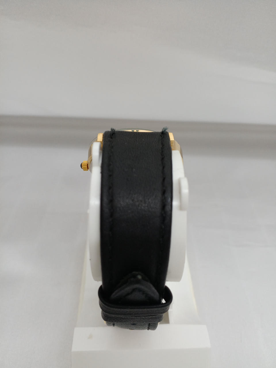 糸、ほつれあり