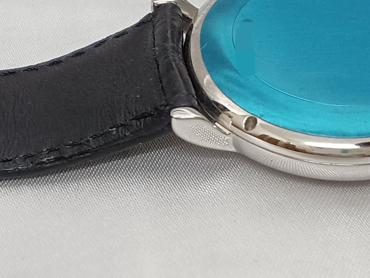 シリアルナンバーは隠しています