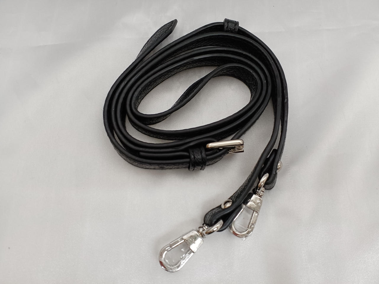 クセがありますが、未使用品だと思います