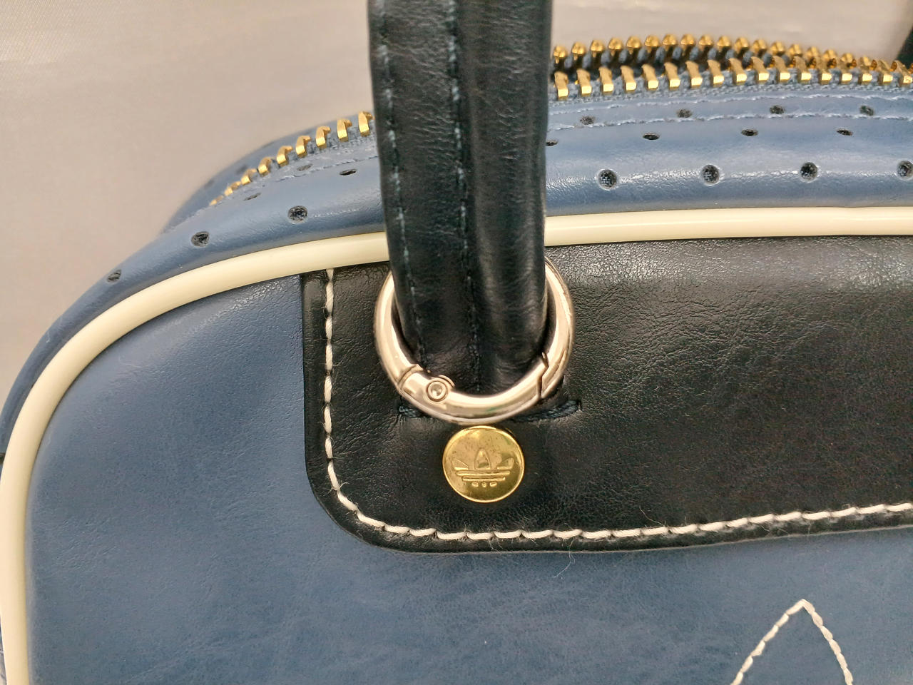 シルバーのリングが外せませんでした