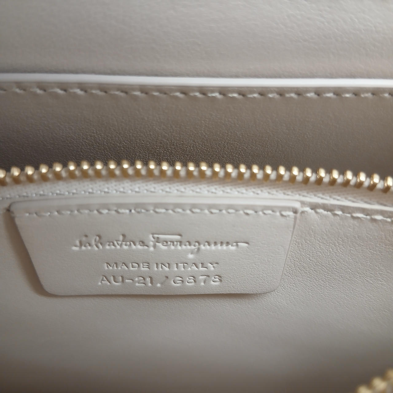 SALVATORE FERRAGAMO|ショルダーバッグ|【ハードオフ公式通販】オフ