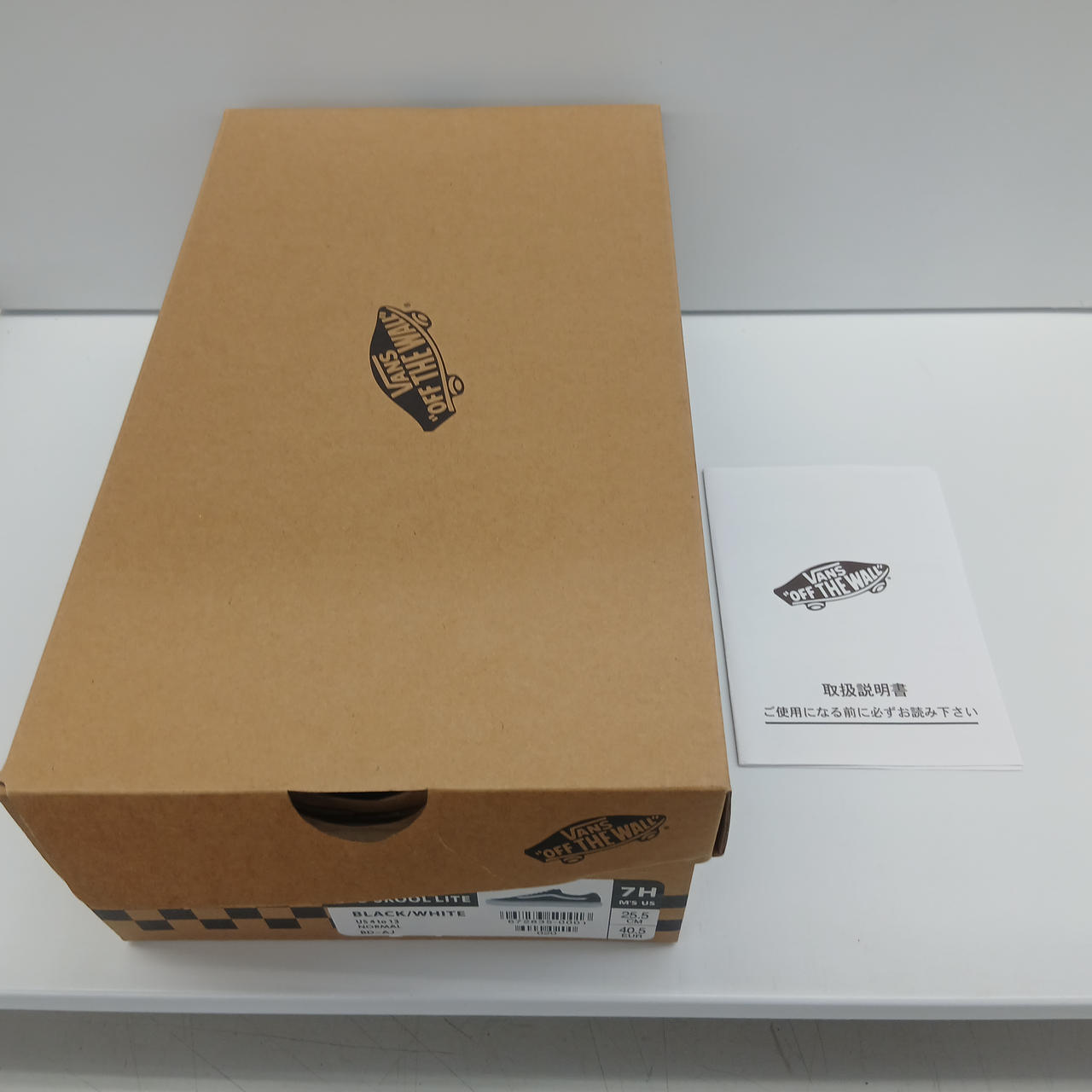 箱、取説付属です。
