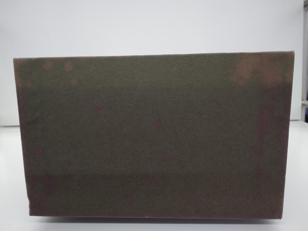 箱の変色、シミ、汚れあり