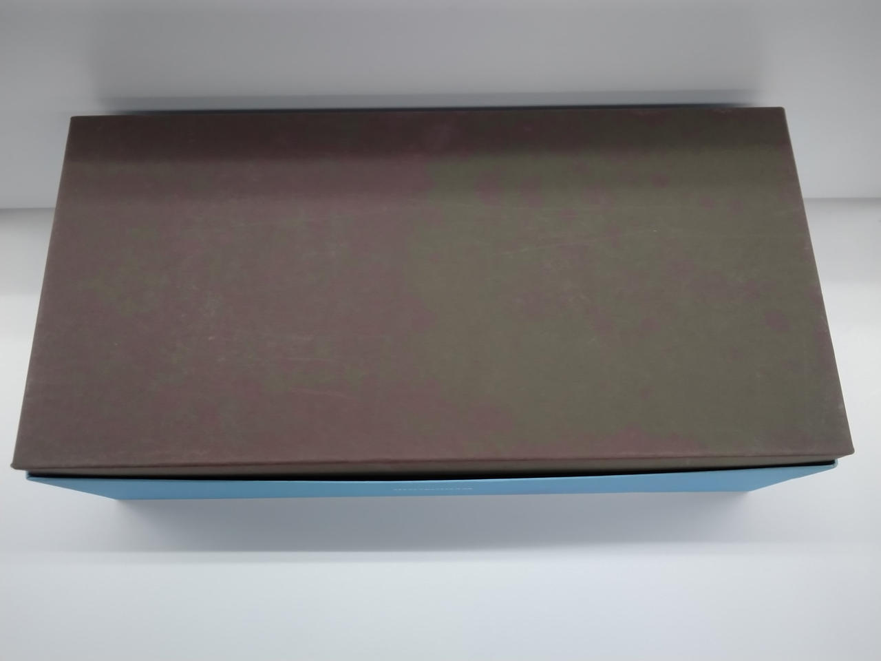 箱の変色、シミ、汚れあり