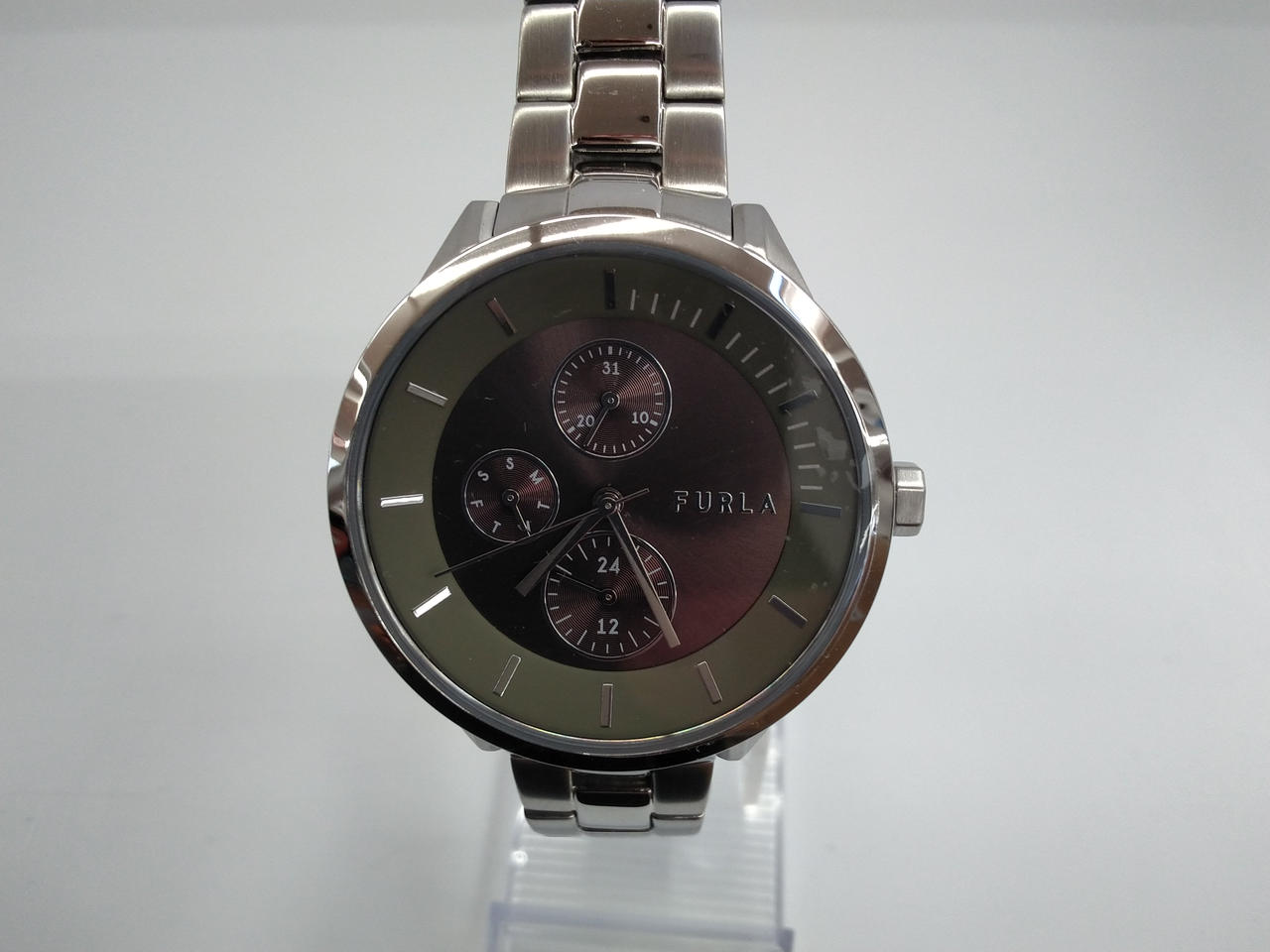 風防にフィルムが貼られてます