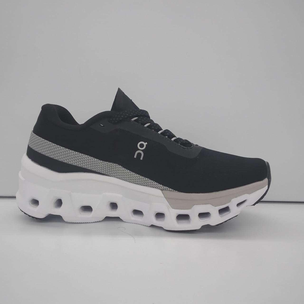 目立つお汚れなく美品です。