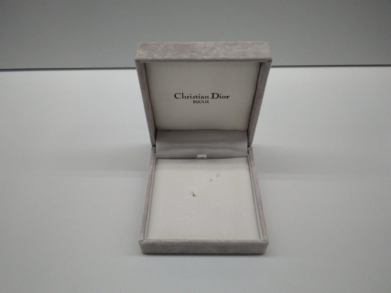 は箱汚れ、傷み有り