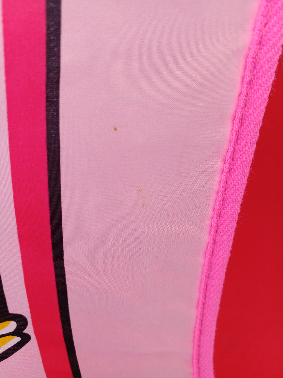 正面(ドア面)の中央寄り左辺り 汚れあり