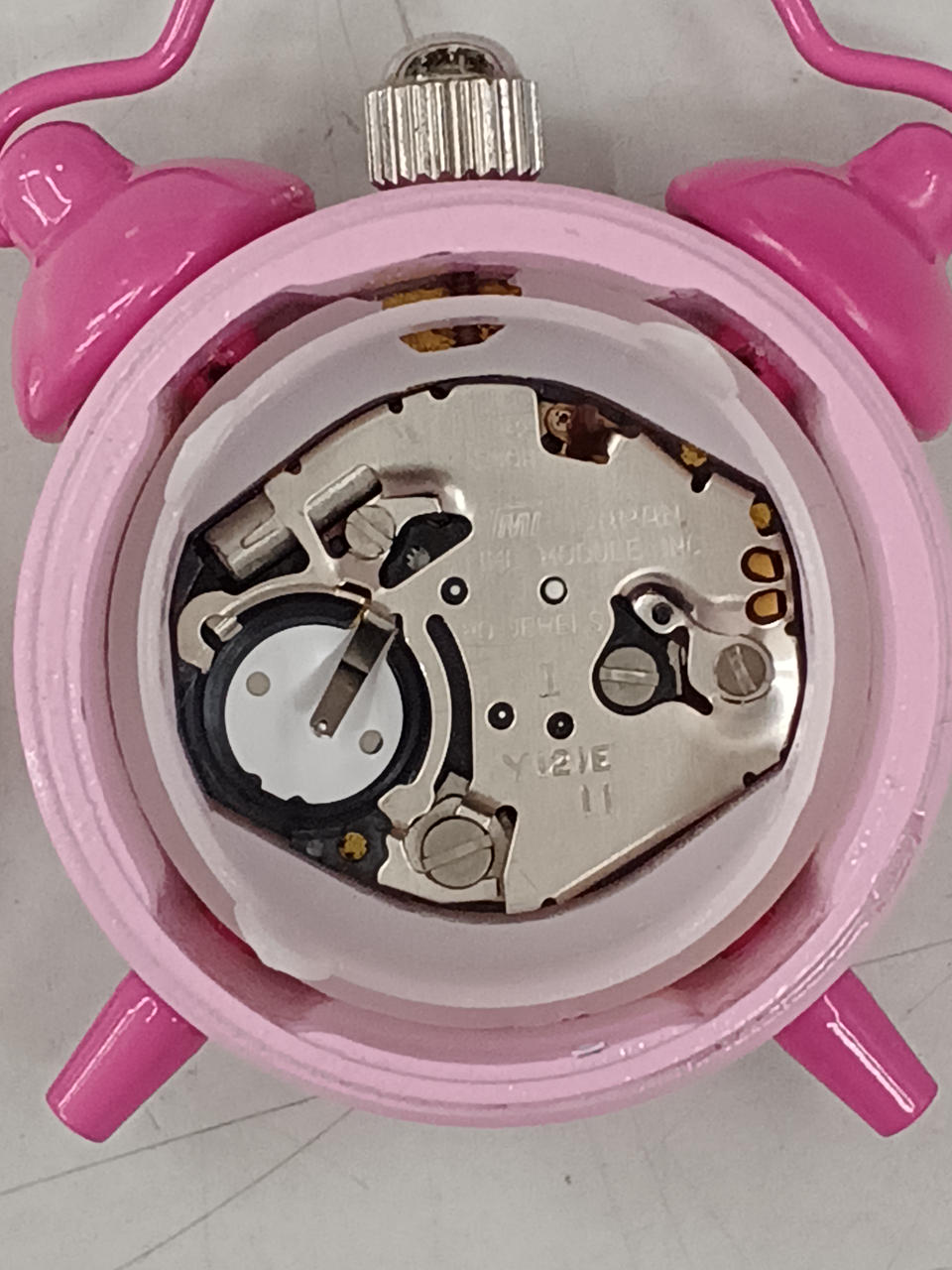 ボタン電池はSRを使用します。