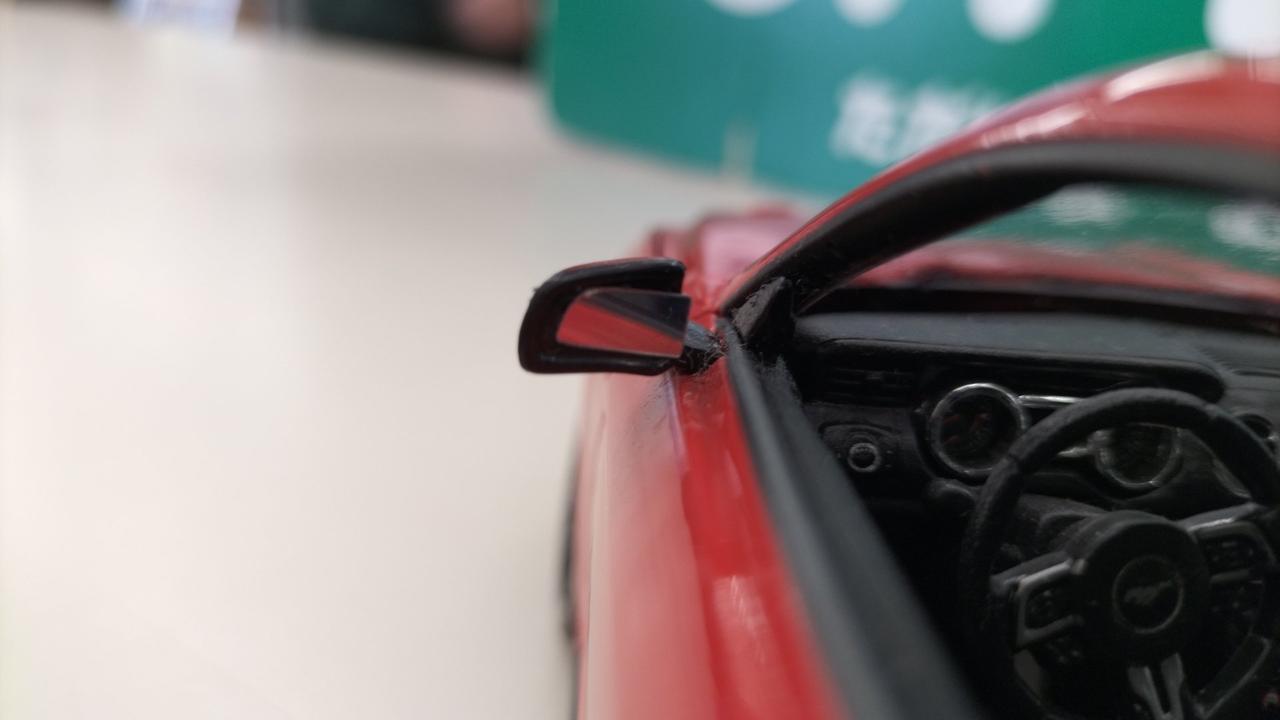 左ドアミラーズレ