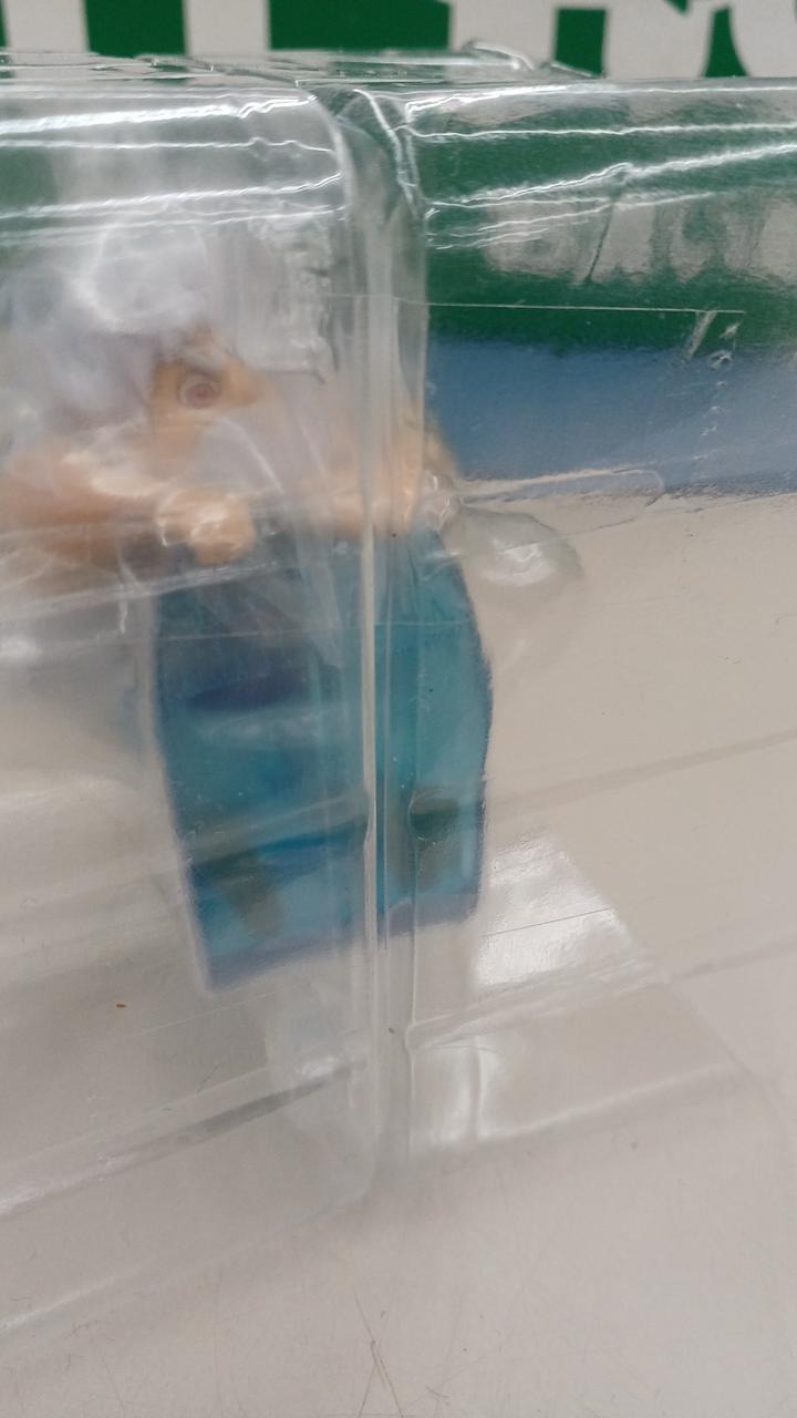 テープは開けられておりません。