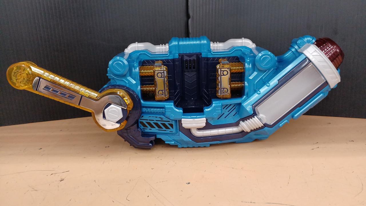 キズ・汚れ・ベタつきあり