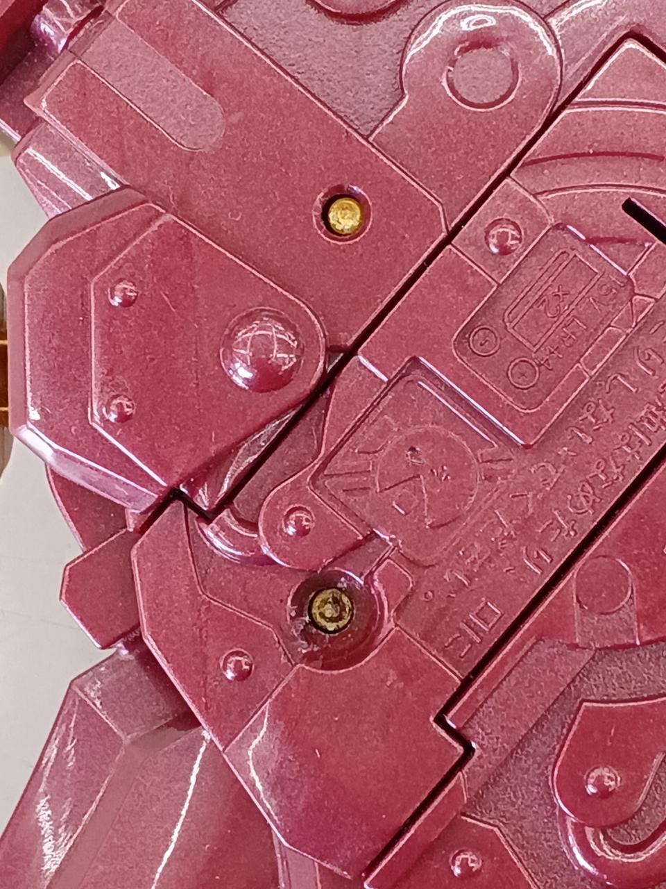 電池蓋ボタン、リセットボタンにキズ、汚れ