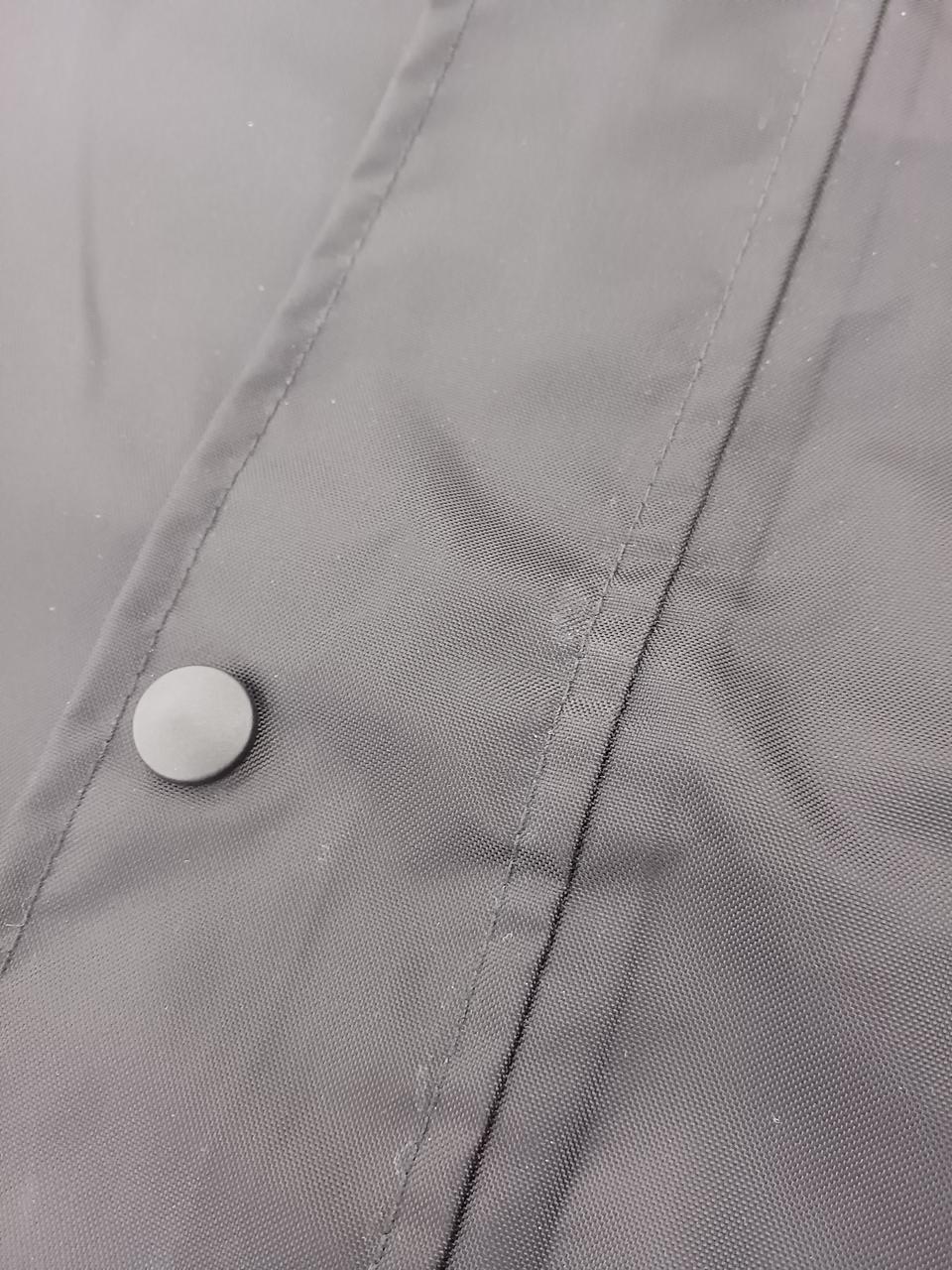 第2ボタン付近に1cmほどの汚れ