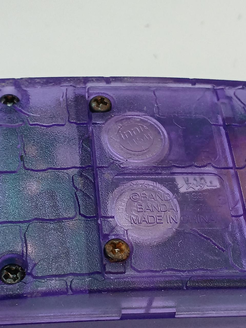 電池蓋ネジが錆びています。