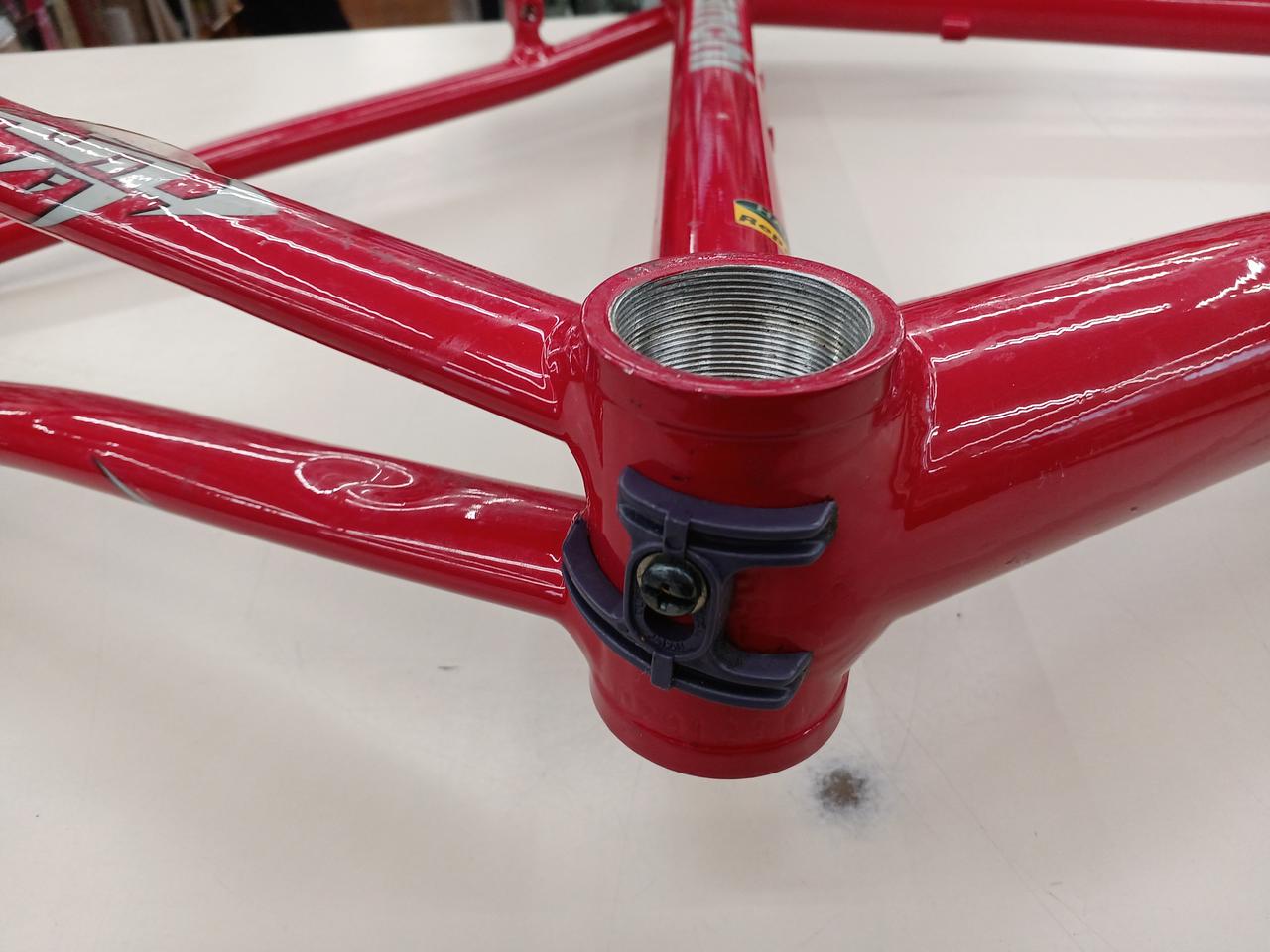 Bianchi ml3 alloy ロードバイクフレーム アルミ カーボン BIANCHI】軽い！速い！安い！カーボンバイクをブッちぎる、海賊