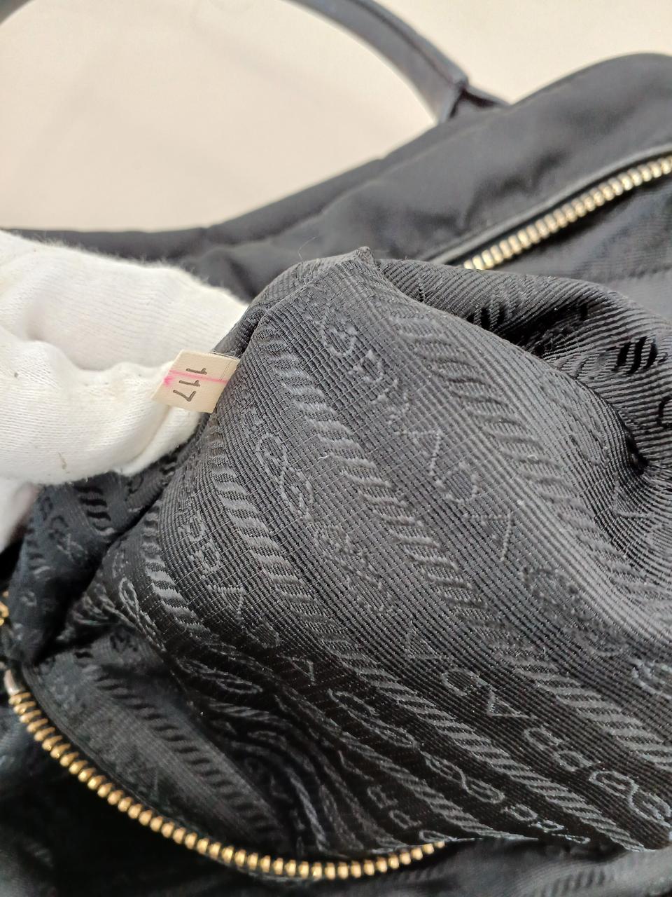 【早い者勝ち大幅値下げ】PRADA ネイビー　ナイロン ハンドバッグ 楽天市場】【価格見直し】【2025/08/11】PRADA / プラダ □小型