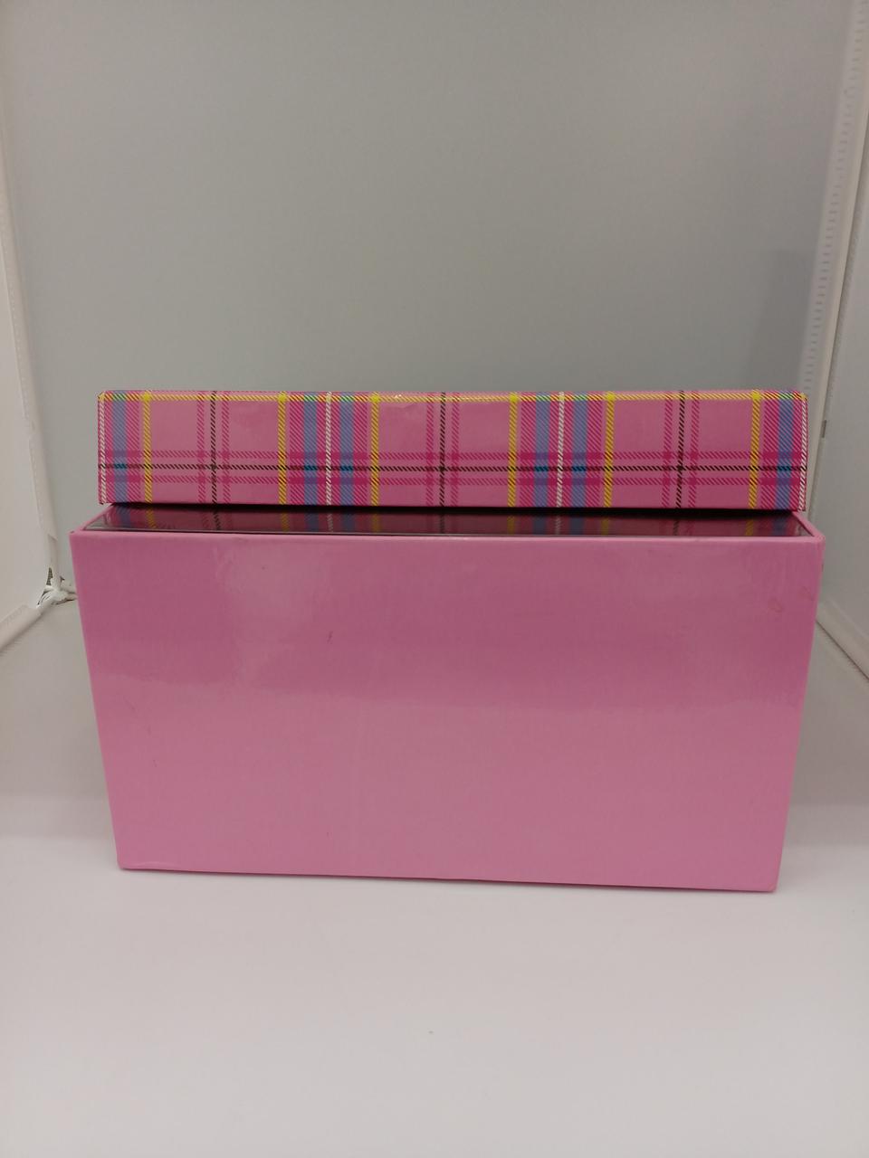 箱に色褪せあります。