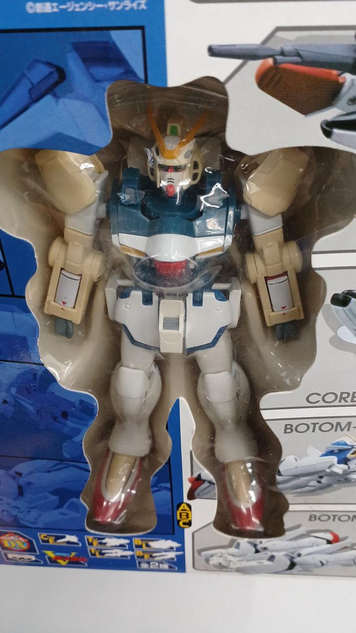 顔、肩、肘から腕、足の甲か黄ばんでます。