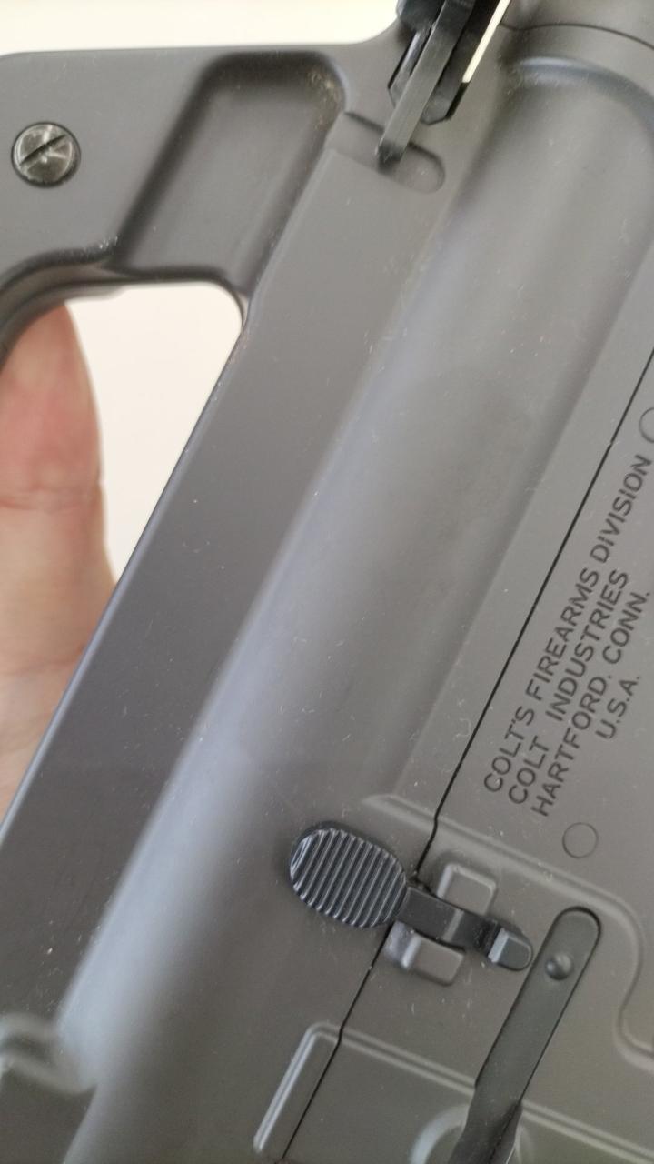 シール跡と思しきシミ