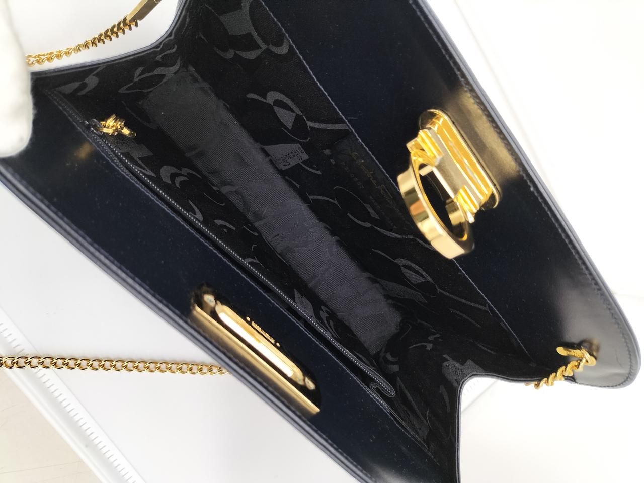 SALVATORE FERRAGAMO|フェラガモ ガンチーニ チェーンショルダーバッグ