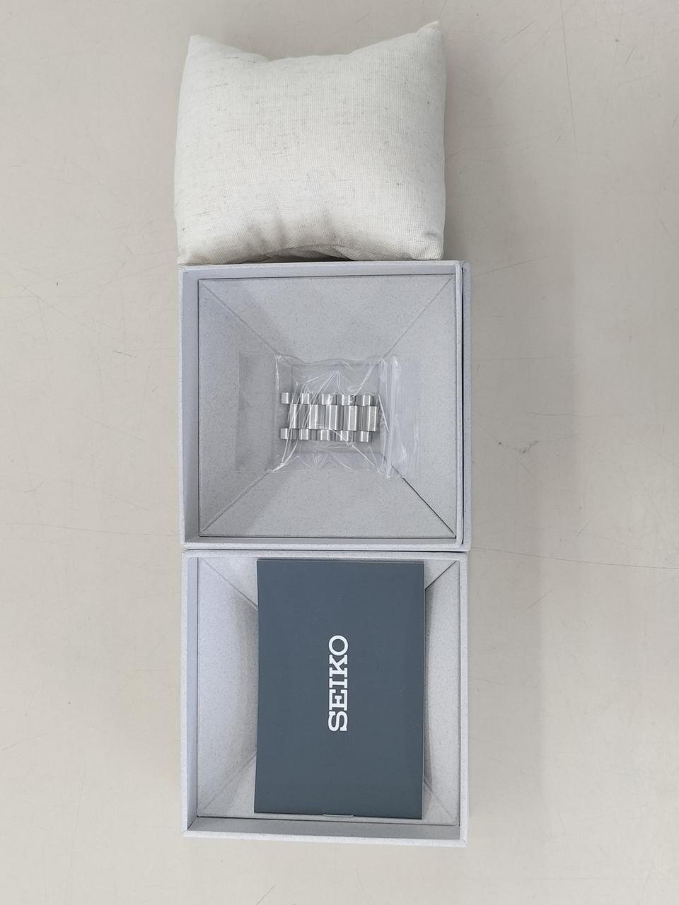 予備コマ等の付属品付き