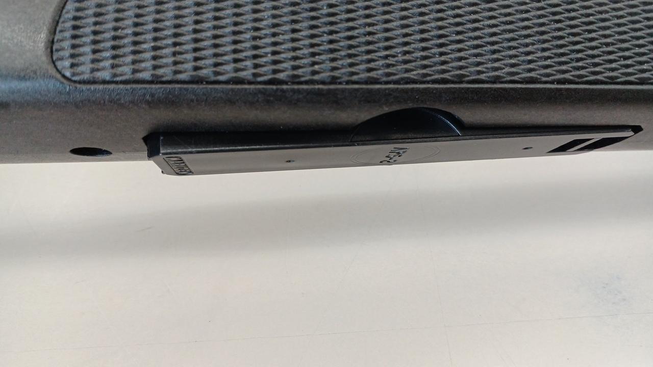 マガジン少し浮いてしまいます。