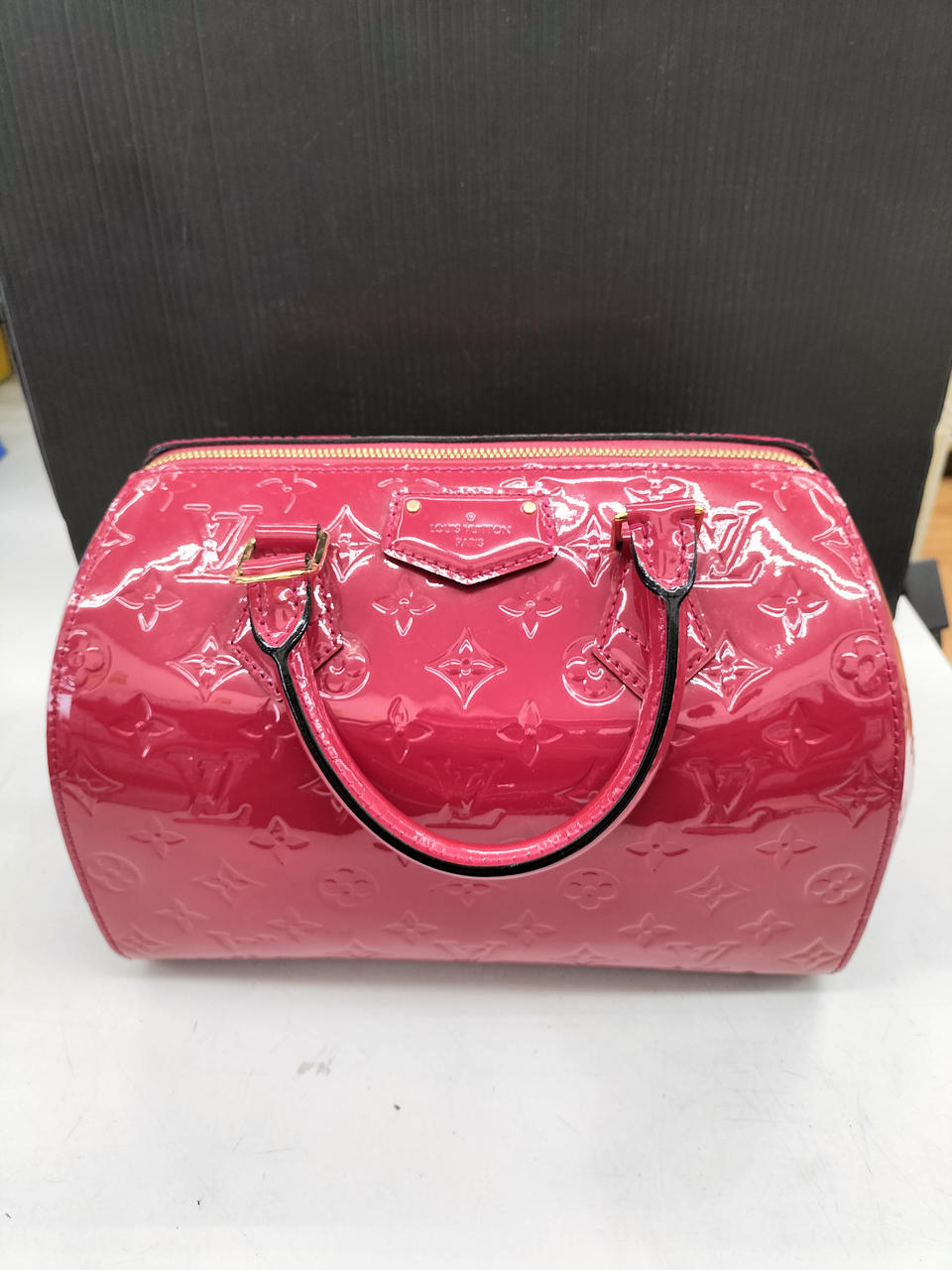 パドロック付属しています。