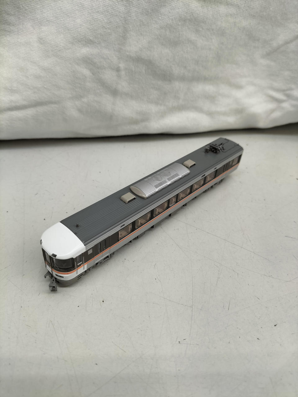 ヘッド、テールライトはOK 室内灯は✕