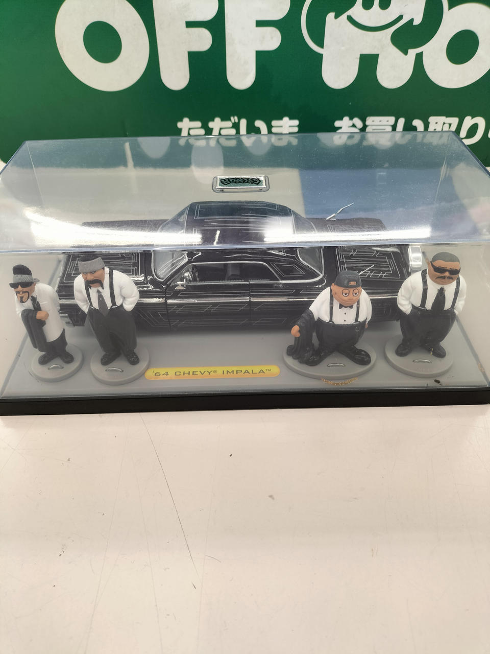 外箱がありません。
ケースにくもりあり。