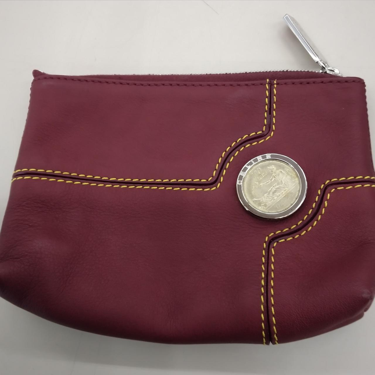 本体の色が内側にうつっています。