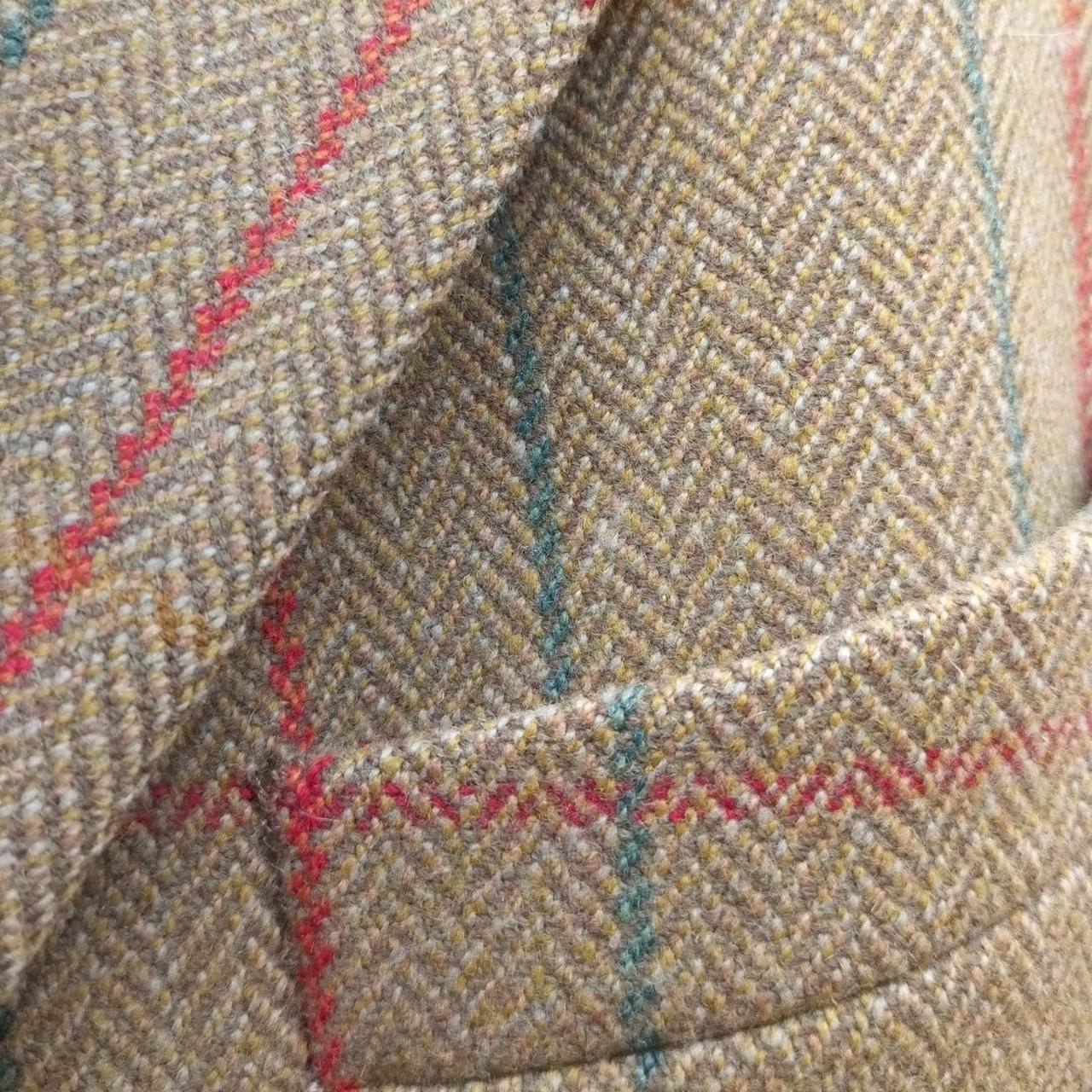 左胸に汚れ有り。