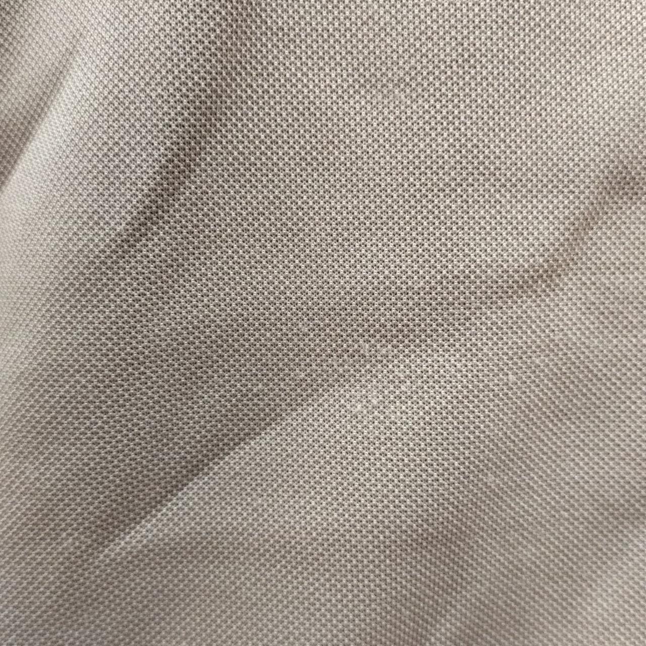 右脇腹毛羽立ち有り。