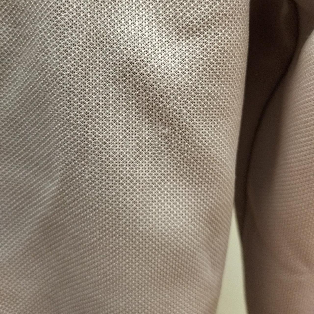 右背面毛羽立ち有り。