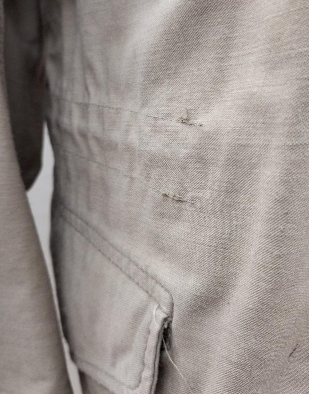 右腹ほつれ有り。