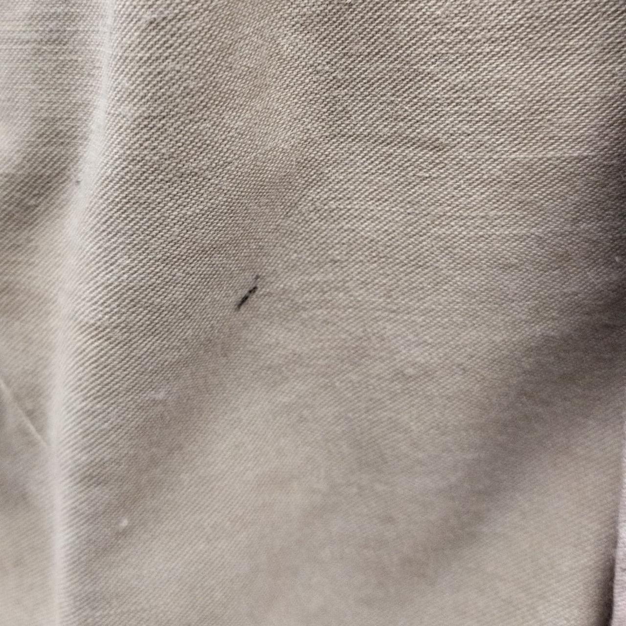 右腹汚れ有り。