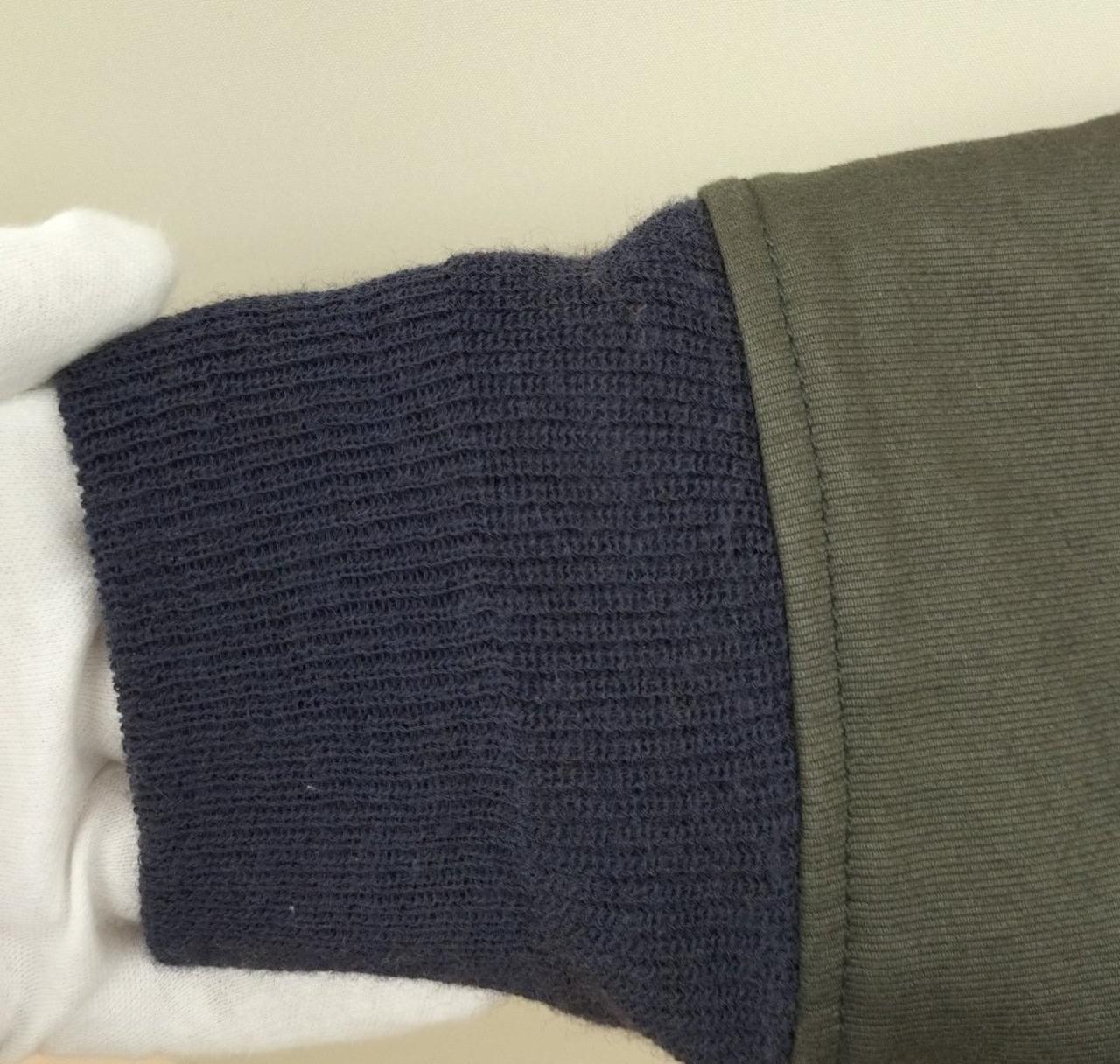 右袖口毛羽立ち有り。