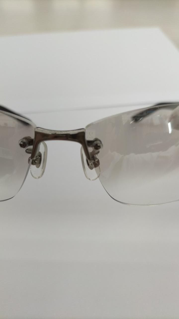 ネジ止め部に亀裂あり