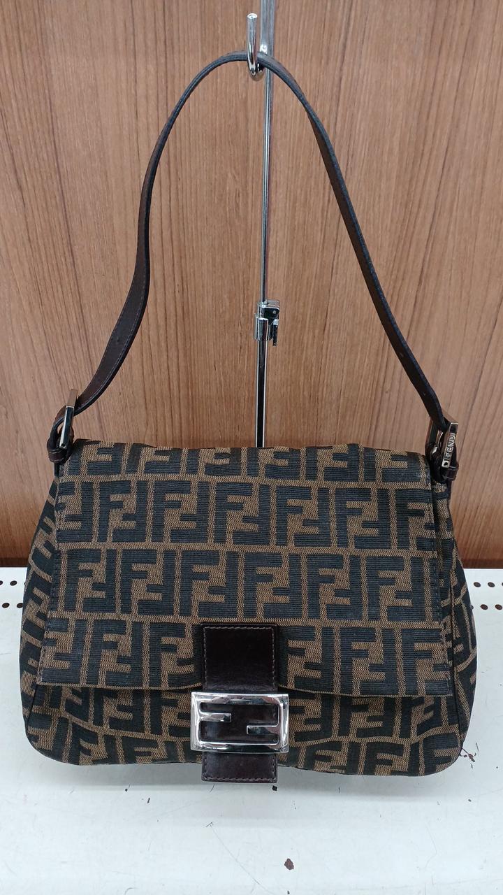 本体のみ
什器付属しません