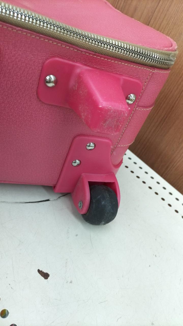 キズ、使用感あり