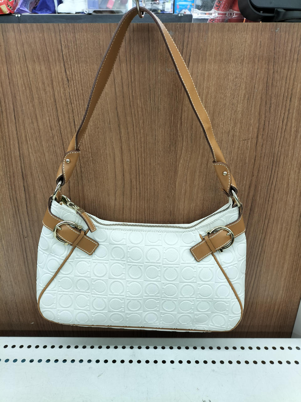フェラガモ　ワンショルダーバッグ　ガンチーニ　白 FERRAGAMO サルヴァトーレフェラガモ Salvatore Ferragamo