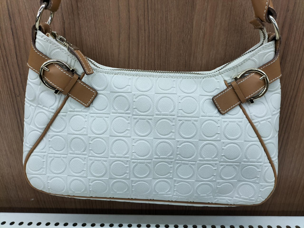 SALVATORE FERRAGAMO|フェラガモ ワンショルダー ガンチーニ 白