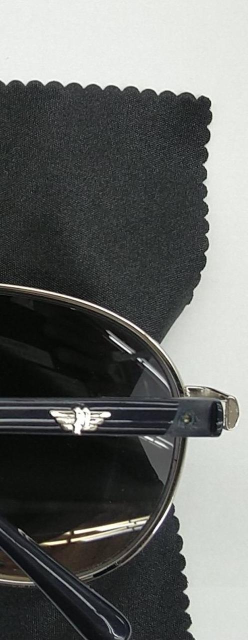 テンプル装飾片方欠品