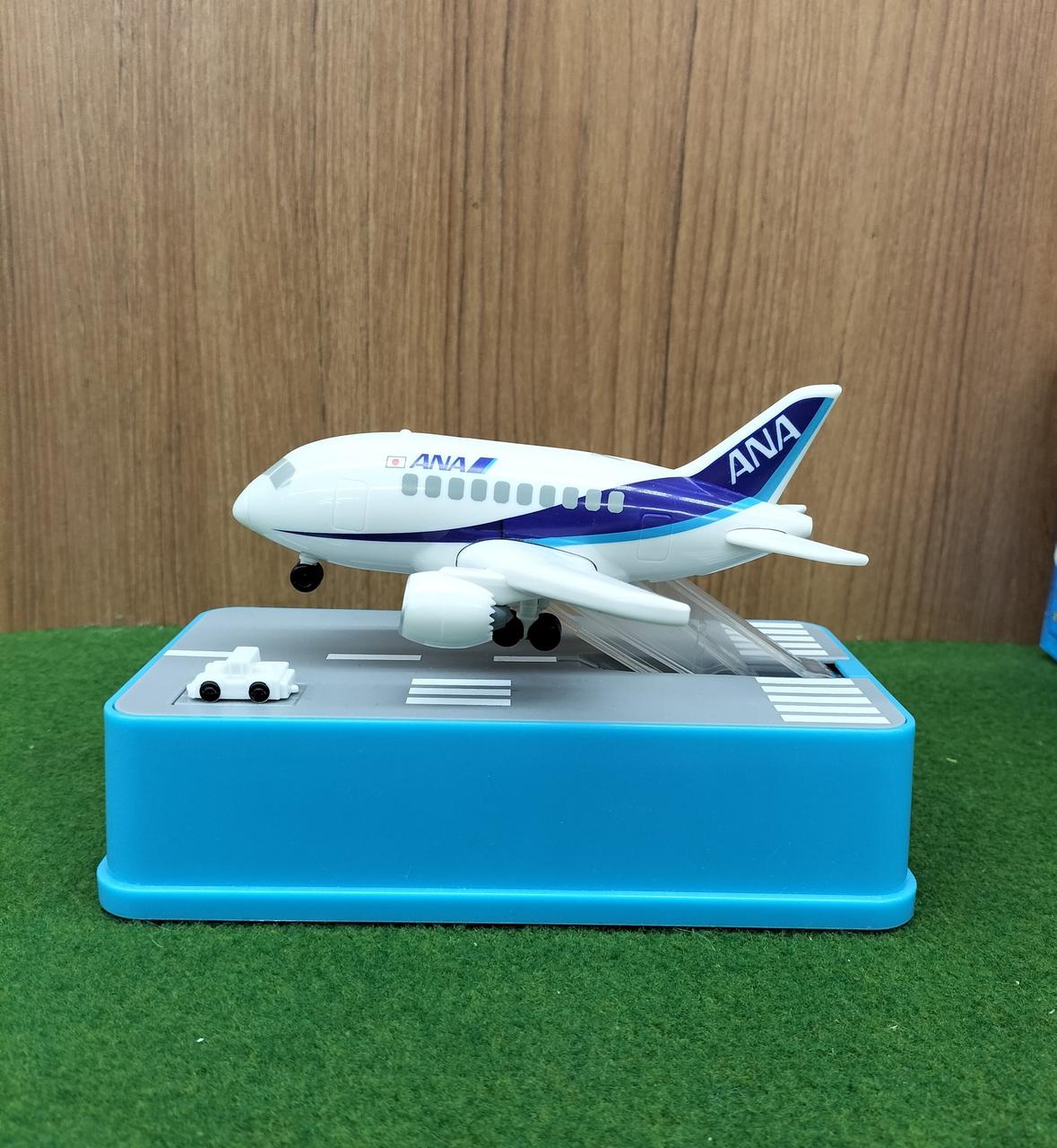 【美品】飛行機貯金箱 JAL ANA 全日空 JAPAN AIRLINES ANAとJALがコラボした貯金箱 旅客機が離陸、上昇すると: J